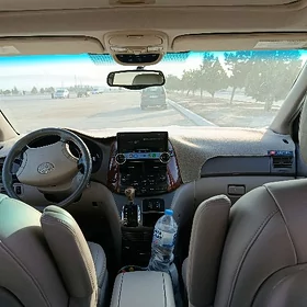 Toyota Sienna 2004