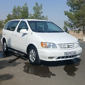 Toyota Sienna 1999