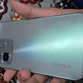 Infinix HOT İ 50