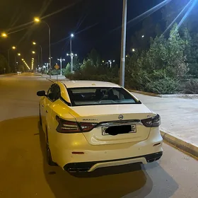 Nissan Maxima 2022