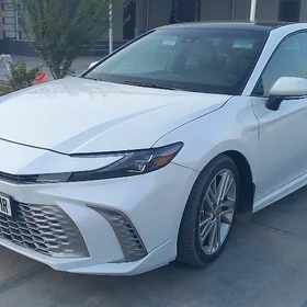 Toyota Camry 2025