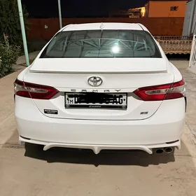 Toyota Camry 2019