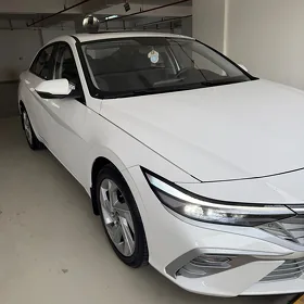 Hyundai Elantra 2025