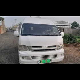 Toyota Hiace 2011
