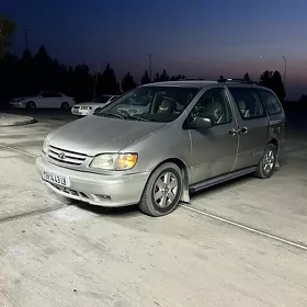 Toyota Sienna 2001