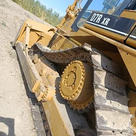 Komatsu D475A-5E0 2004