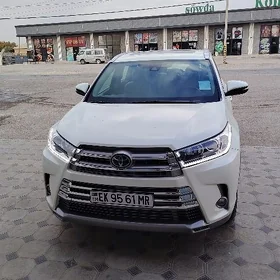 Toyota Highlander 2019