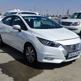 Nissan Versa 2021