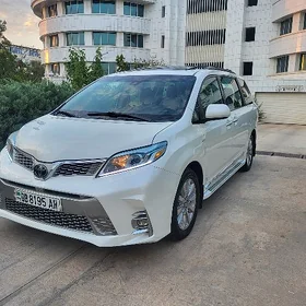 Toyota Sienna 2019