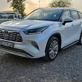 Toyota Highlander 2021