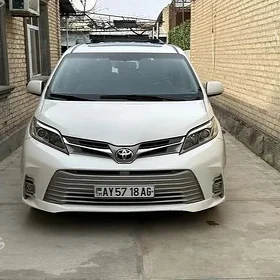 Toyota Sienna 2016
