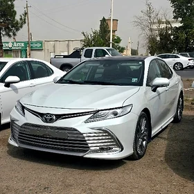 Toyota Camry 2021