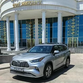 Toyota Highlander 2020