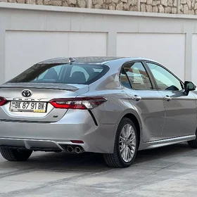 Toyota Camry 2021