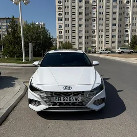 Hyundai Elantra 2023