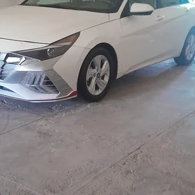 Hyundai Elantra 2021
