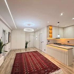 1etaz 4kom 72m2 lux