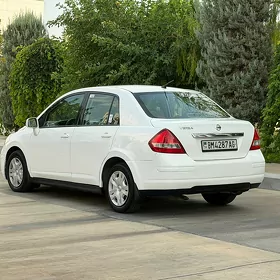 Nissan Versa 2010