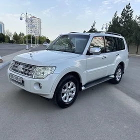 Mitsubishi Pajero 2013