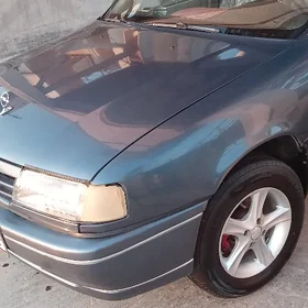 Opel Vectra 1989