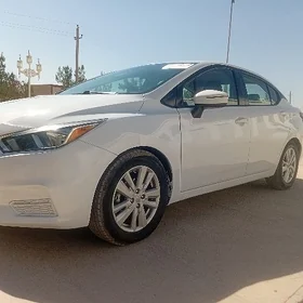 Nissan Versa 2020