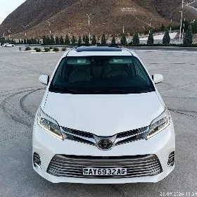 Toyota Sienna 2019