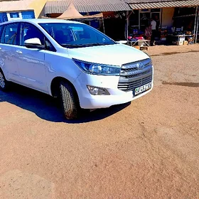 Toyota Innova 2020