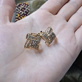 satlyk gyzyl