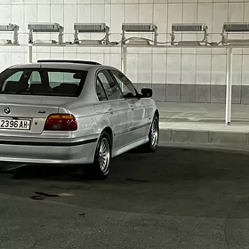 BMW E39 2000