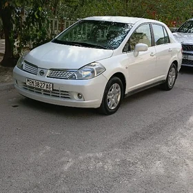 Nissan Tiida 2008