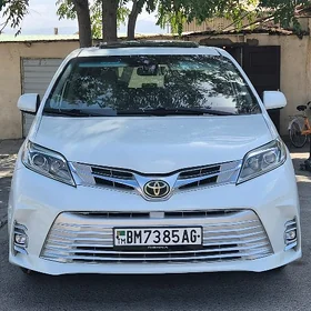 Toyota Sienna 2019