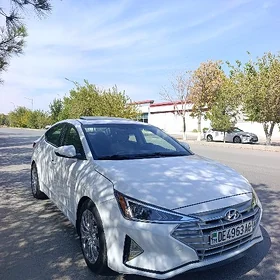 Hyundai Elantra 2020
