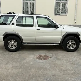 Nissan Pathfinder 2001