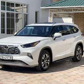 Toyota Highlander 2022
