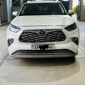 Toyota Highlander 2021