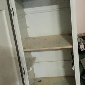 железный шкаф