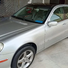 Mercedes-Benz E320 2004