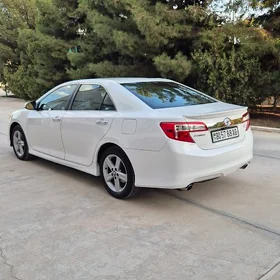 Toyota Camry 2014
