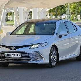 Toyota Camry 2021