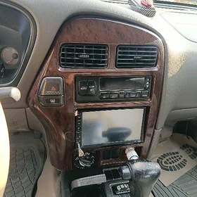 Infiniti QX4 1999