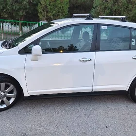 Nissan Versa 2012