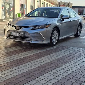 Toyota Camry 2021
