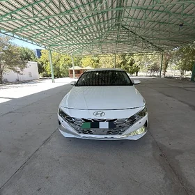 Hyundai Elantra 2022