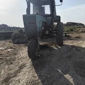 MTZ 82 2002