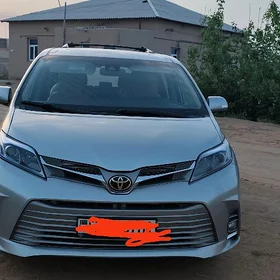 Toyota Sienna 2019
