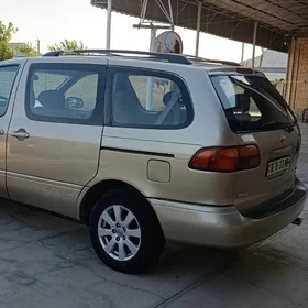 Toyota Sienna 2000