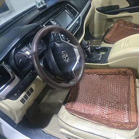 Toyota Highlander 2018