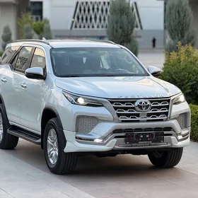 Toyota Fortuner 2023