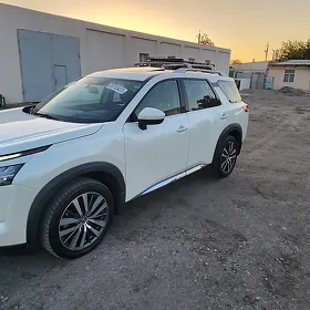 Nissan Pathfinder 2023