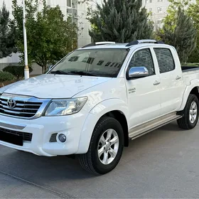 Toyota Hilux 2013